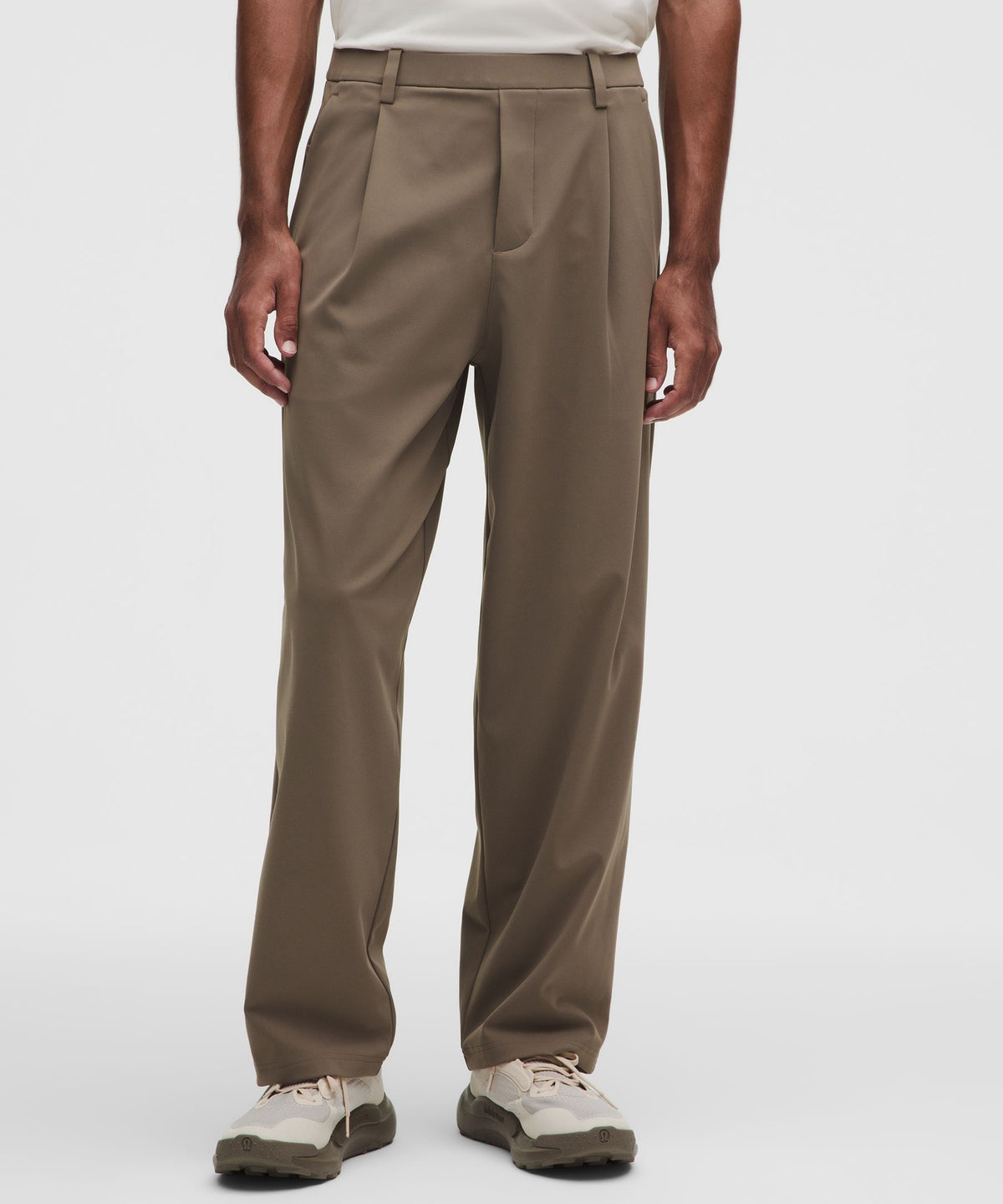 Men's Daydrift Relaxed-Fit Pleated TrouserShorter