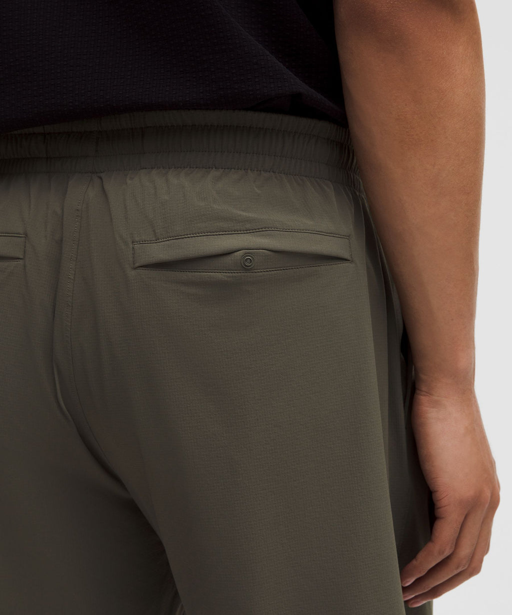 Zero Tucks Relaxed-Fit Short 8"
