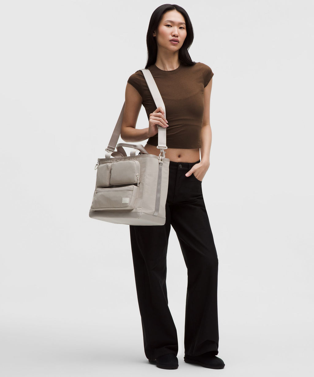 Multi-Pocket Tote Bag 19.5L
