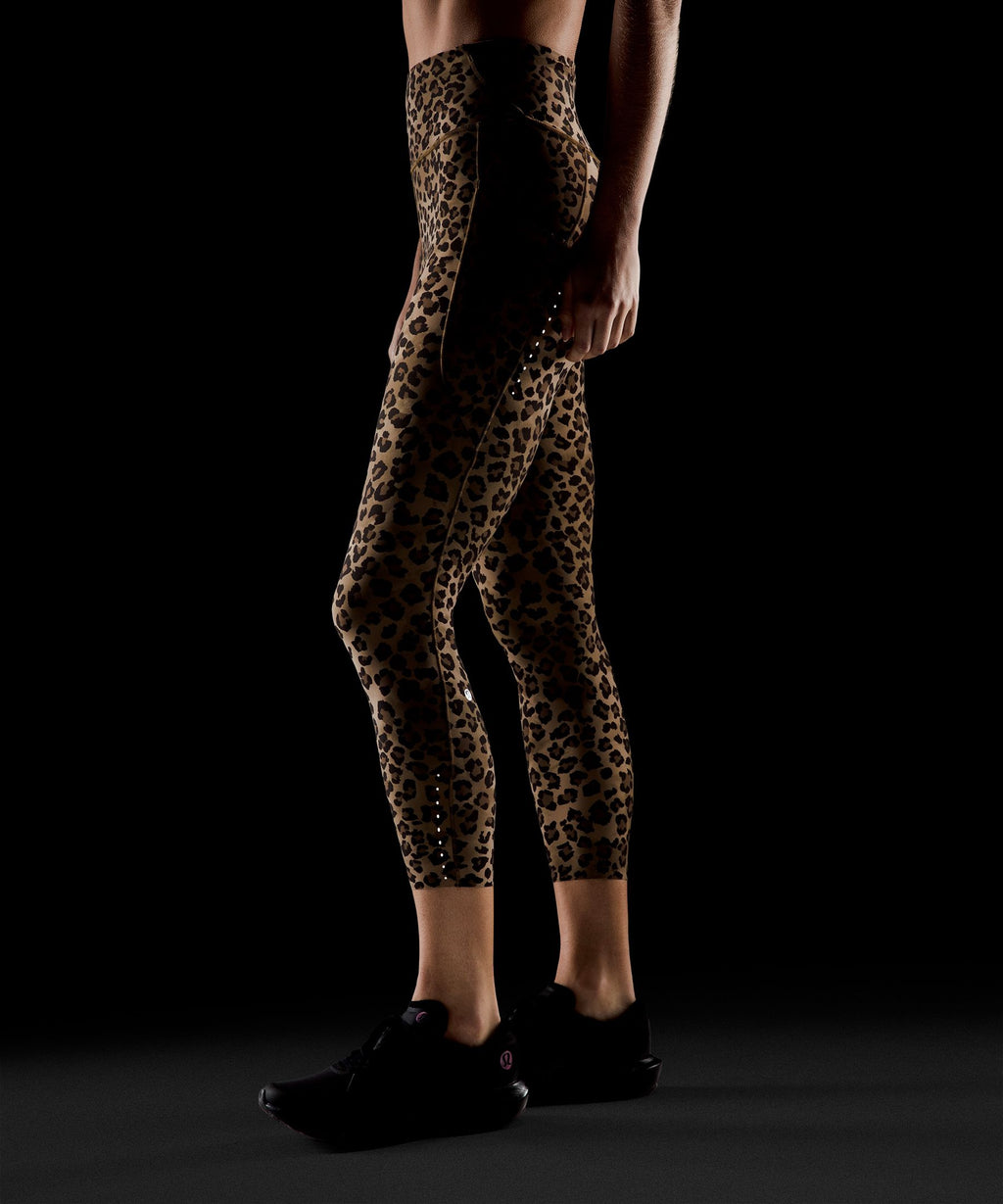 Fast and Free High-Rise Tight 25"5 Pocket