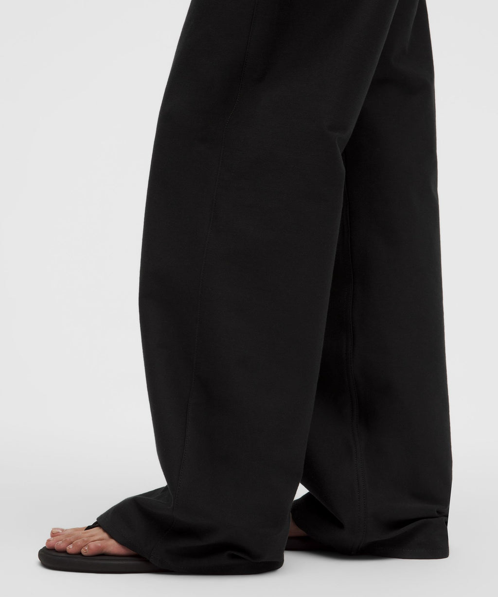 EasyFive Low-Rise Classic Wide-Leg PantShort