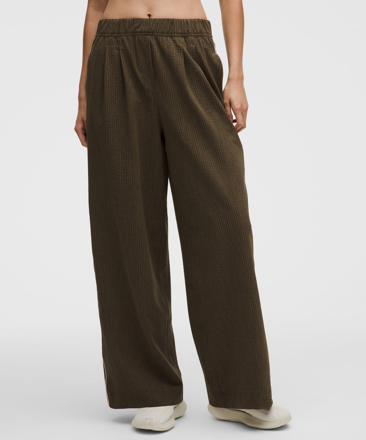 Seersucker WovenAir High-Rise Pleated PantRegular