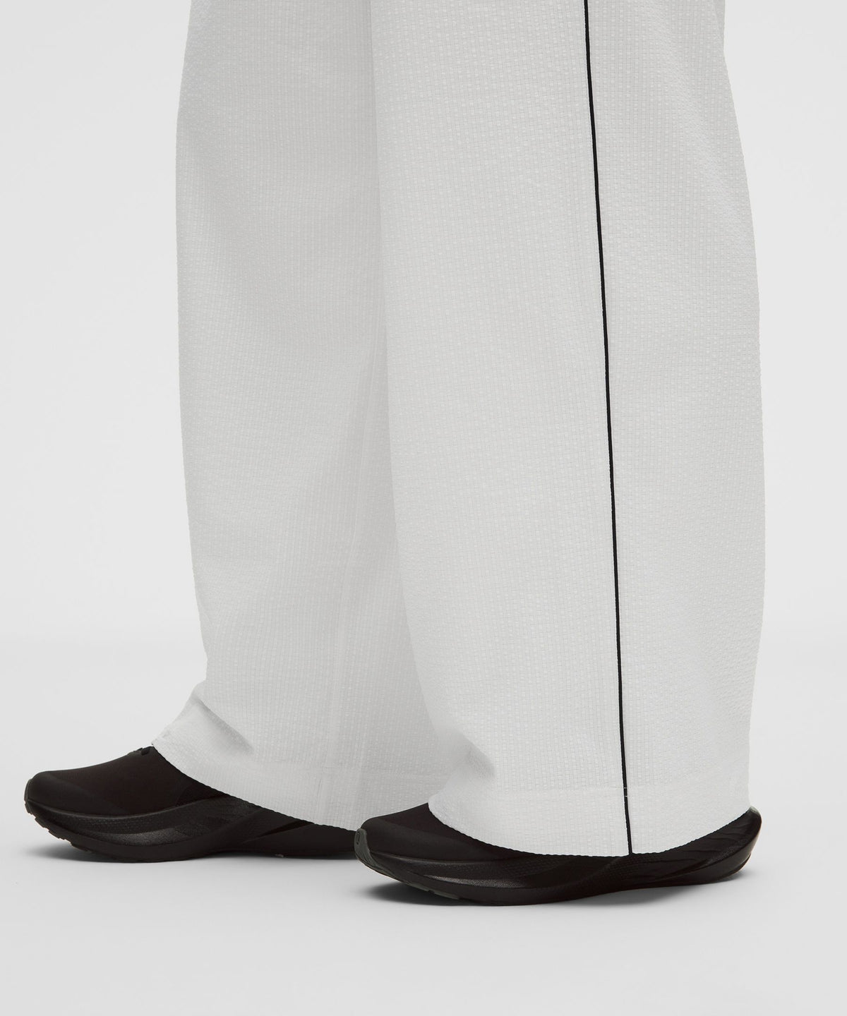 Seersucker WovenAir High-Rise Pleated PantShort