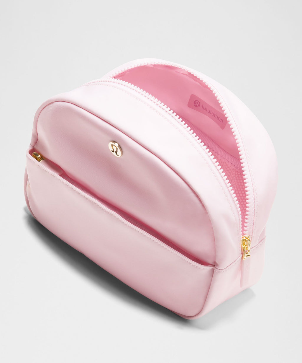 City Essentials Pouch 4L