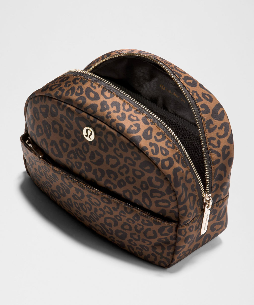 City Essentials Pouch 4L